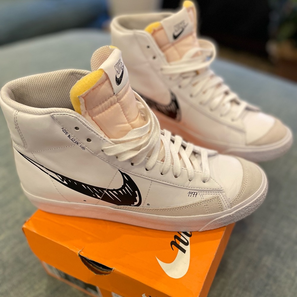 Nike Blazer Mid Vintage ‘77 - Size 8.5 Men’s